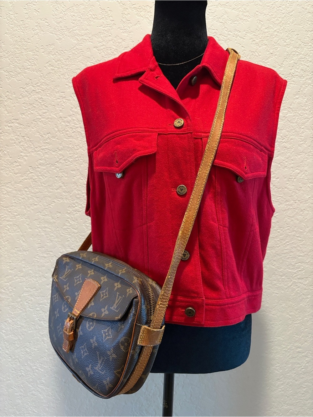 Louis Vuitton Monogram Jeunefille
MM Crossbody Bag